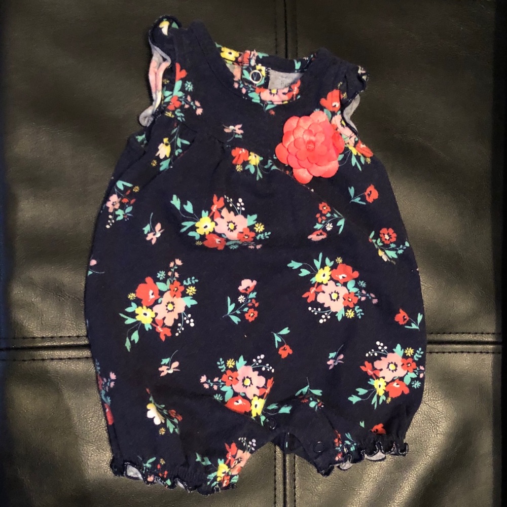 2 bodysuits